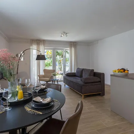 1 Bedroom Beautiful In Poreč