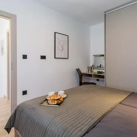 1 Bedroom Beautiful In