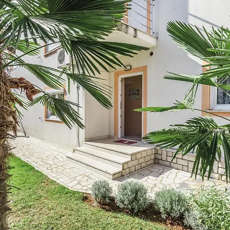 1 Bedroom Beautiful In Διαμέρισμα *