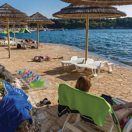 Διαμέρισμα 1 Bedroom Beautiful In Πόρετς