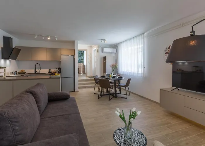 1 Bedroom Beautiful In