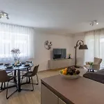 1 Bedroom Beautiful In Apartmán